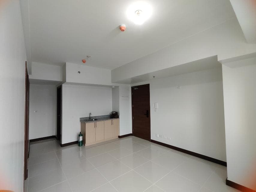 For Lease - photo 5