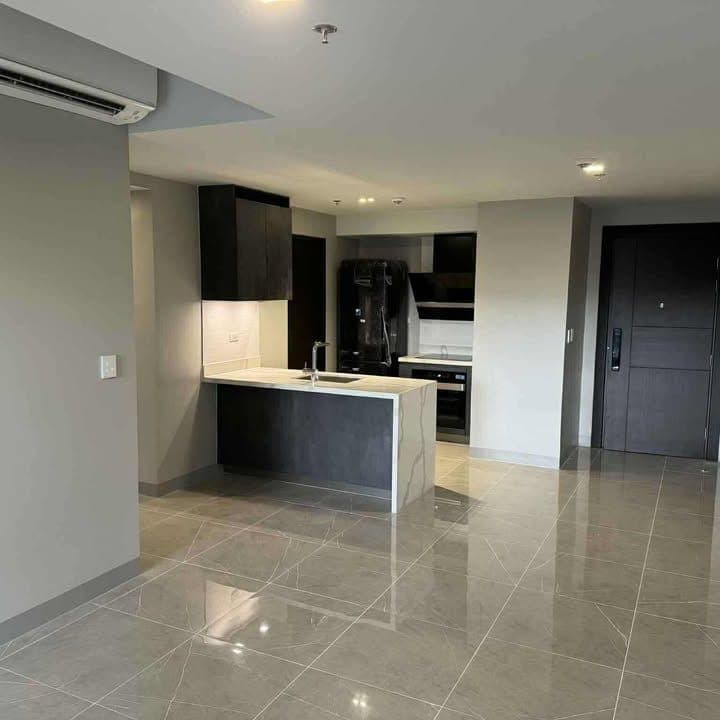 For Rent: Semi Furnished 2BR Unit with Maid’s Room and Balcony at Uptown Arts Condo, BGC - photo 2