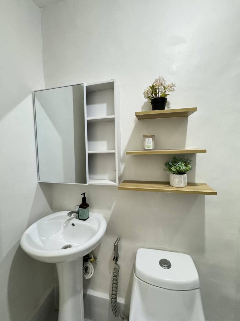 FOR RENT QC BESIDE MRT KAMUNING - photo 4