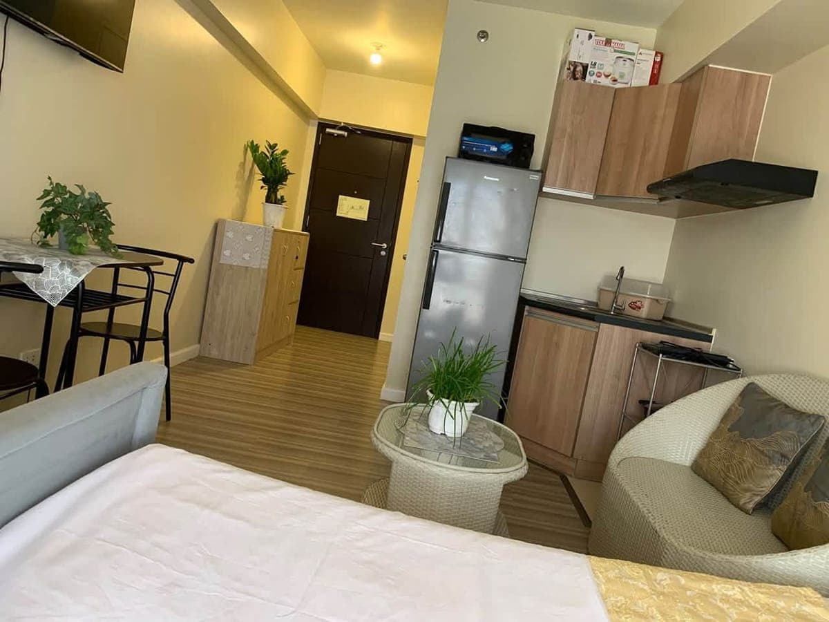 🏡 1-BEDROOM CONDO UNIT FOR RENT - photo 1