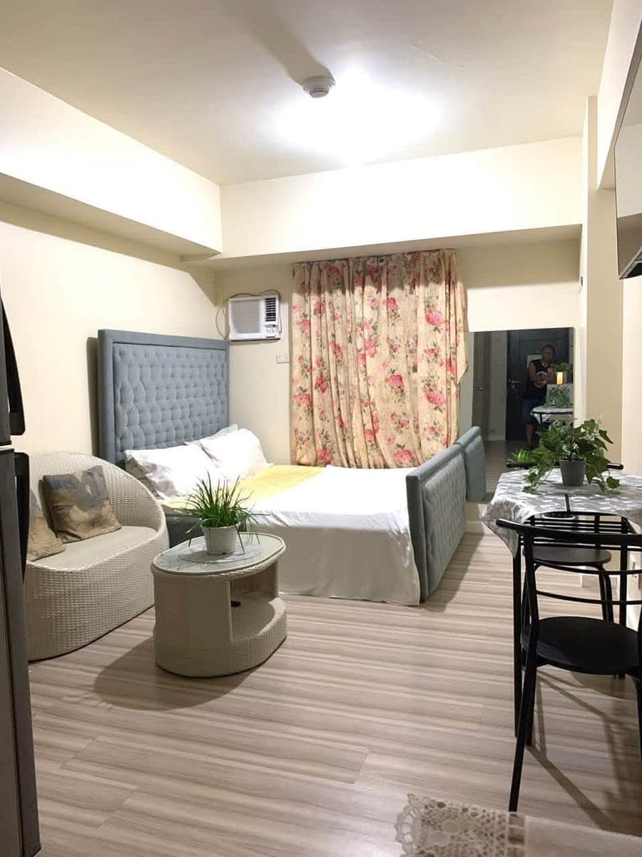 🏡 1-BEDROOM CONDO UNIT FOR RENT - photo 2