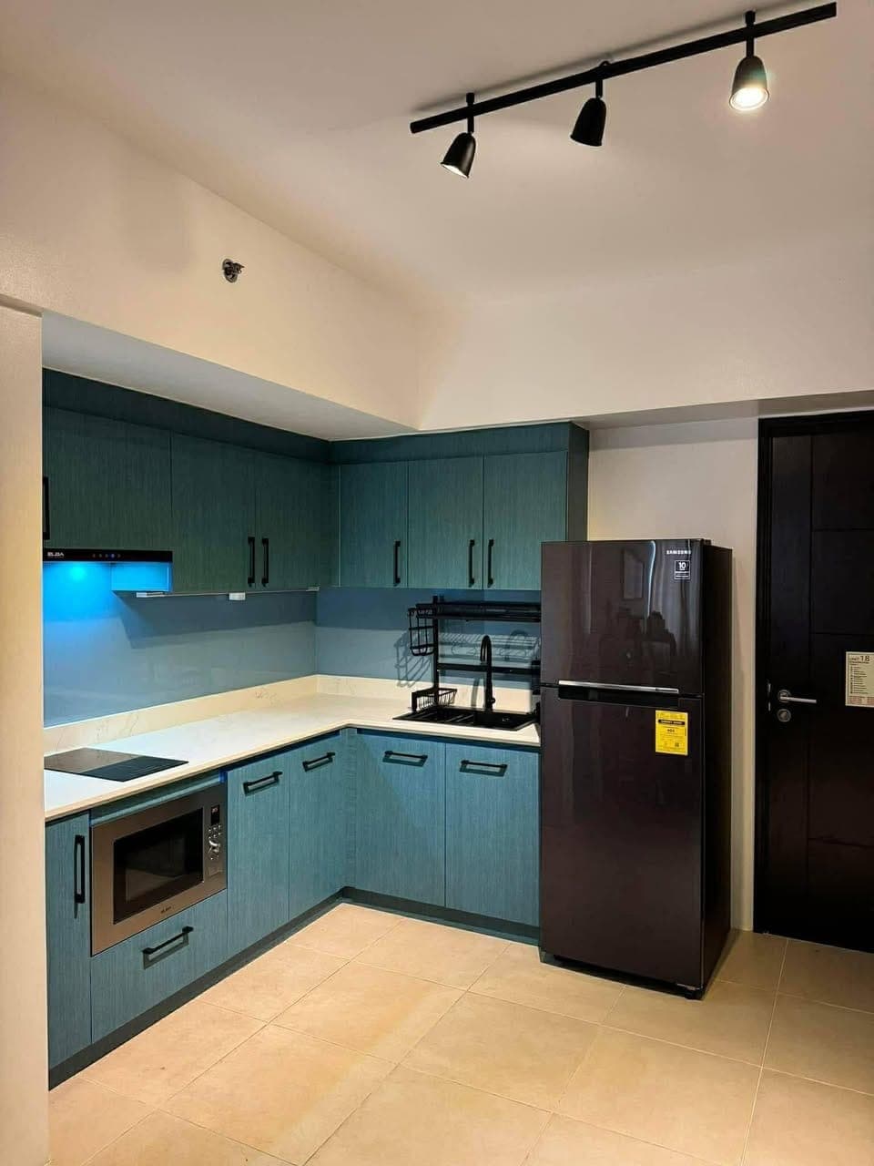 ✨ FOR RENT ✨ - photo 1