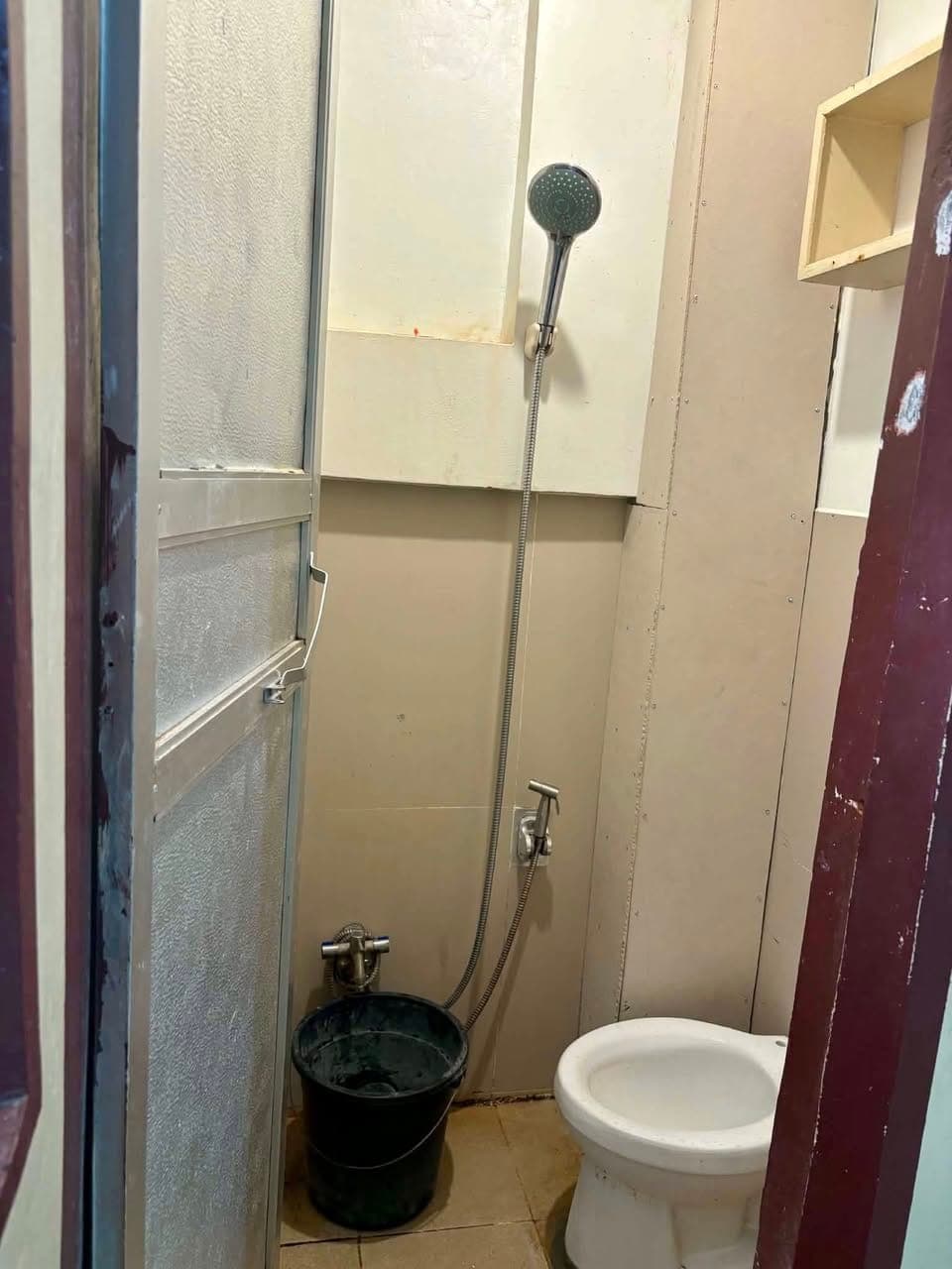 🏡ROOM FOR RENT- LONG TERM TENANT ONLY PLS (at least 6 months) *First Floor - photo 4