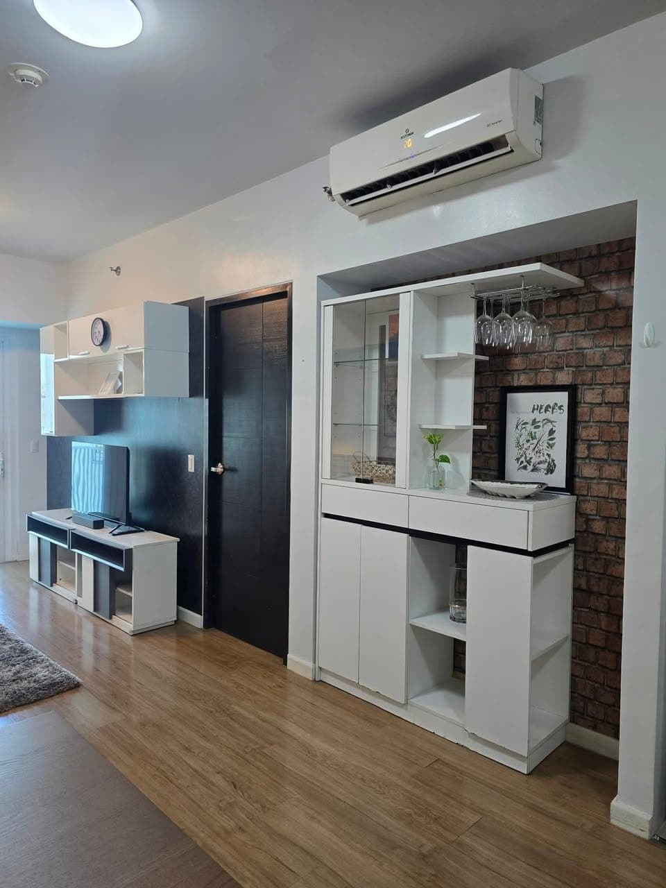 For Lease: Fully Furnished 1 Bedroom Unit in Meranti, Two Serendra, BGC - photo 2