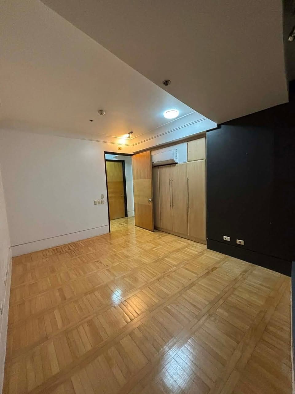 For Lease: Furnished 2 Bedroom Unit with Maids room at One McKinley Place, BGC - photo 2