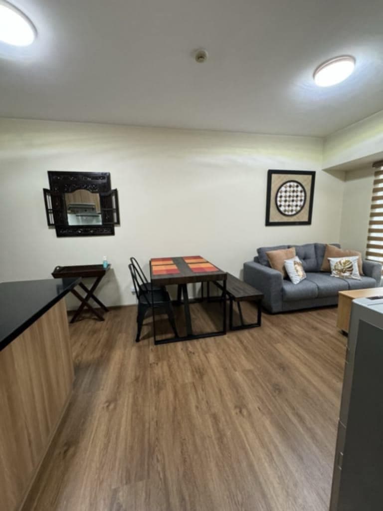 FOR LEASE: - photo 1