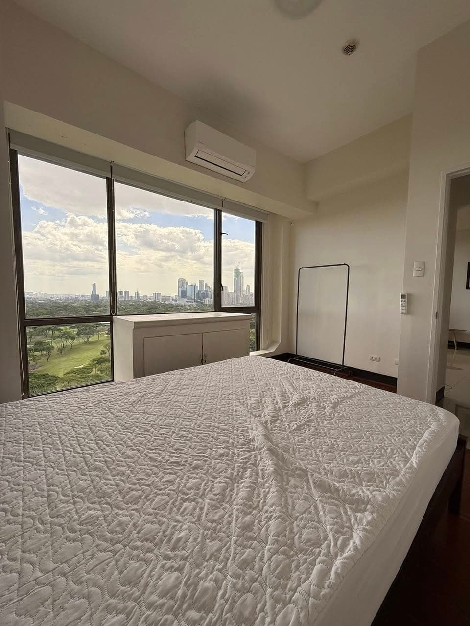 For Lease: Bellagio Tower 3 | Facing Manila Polo Club - photo 2