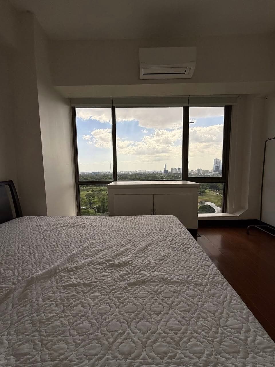 For Lease: Bellagio Tower 3 | Facing Manila Polo Club - photo 3