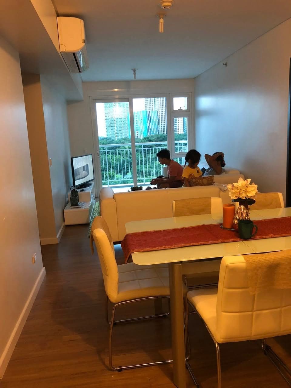 Condo sharing  BGC . Single Female only . Long term only - photo 4