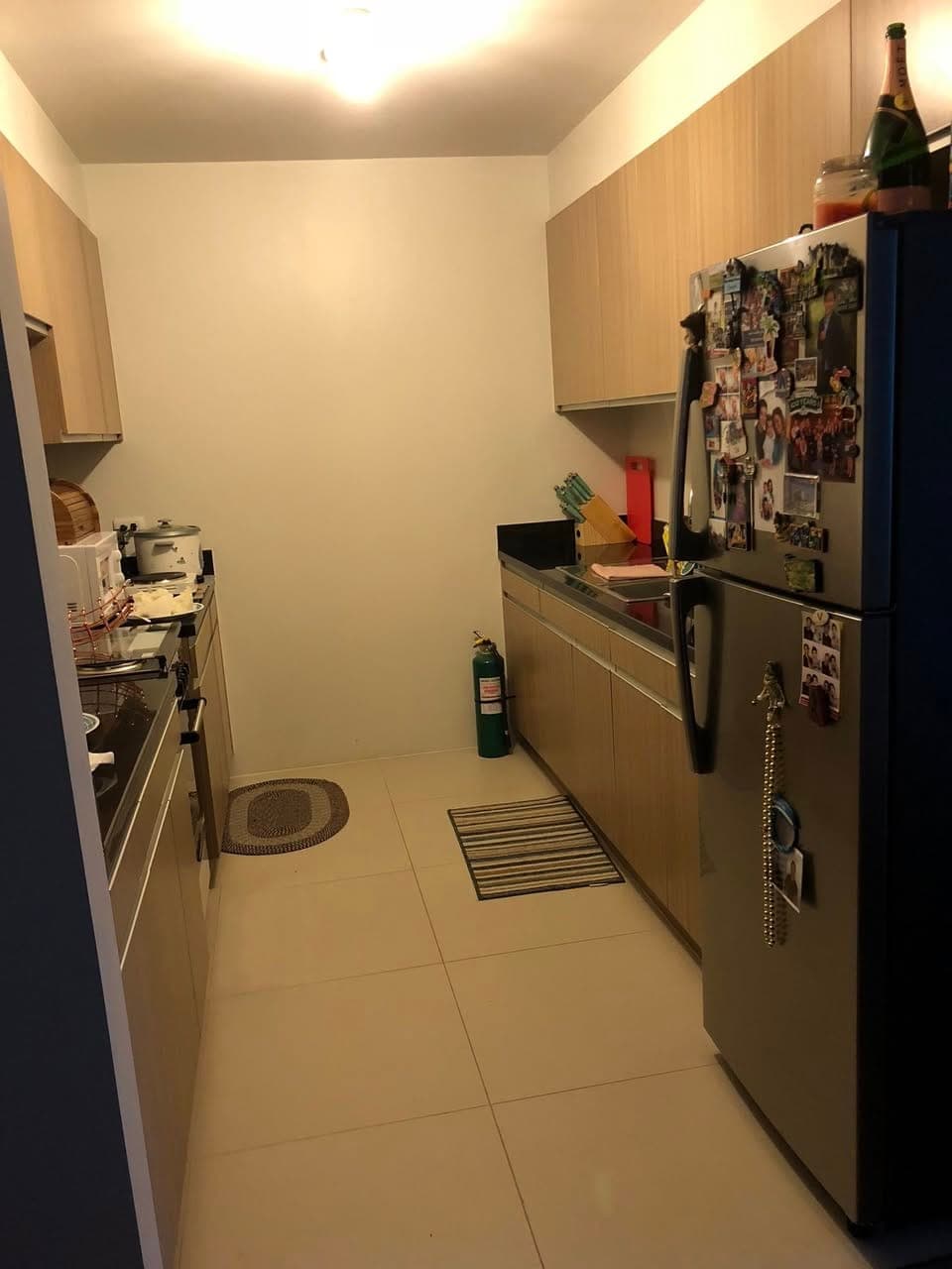 Condo sharing  BGC . Single Female only . Long term only - photo 5