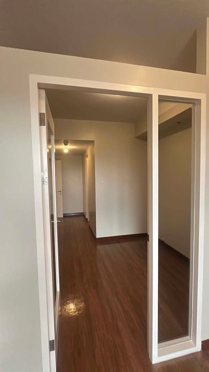 BRAND NEW 1 BEDROOM UNIT w/ PARKING - photo 3