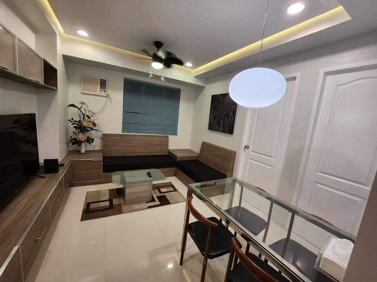 Location: MPLACE RESIDENCES mother ignacia / panay ave Quezon city - photo 1