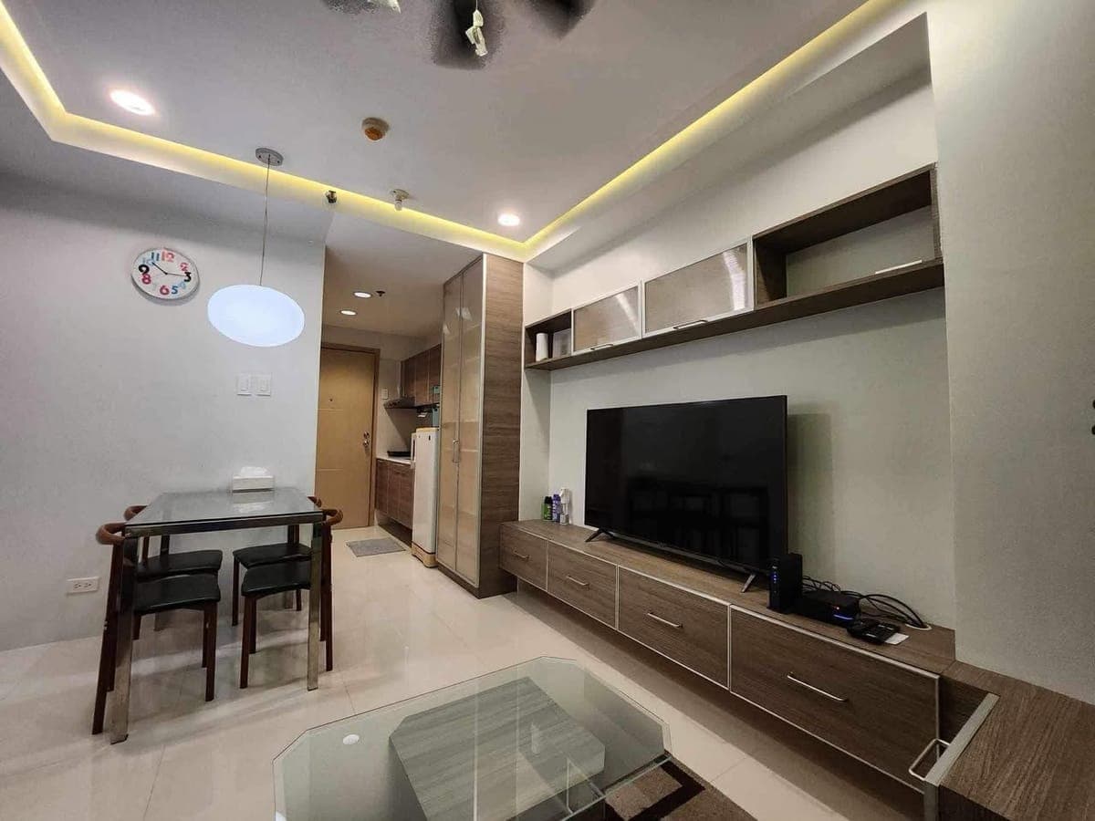 Location: MPLACE RESIDENCES mother ignacia / panay ave Quezon city - photo 2