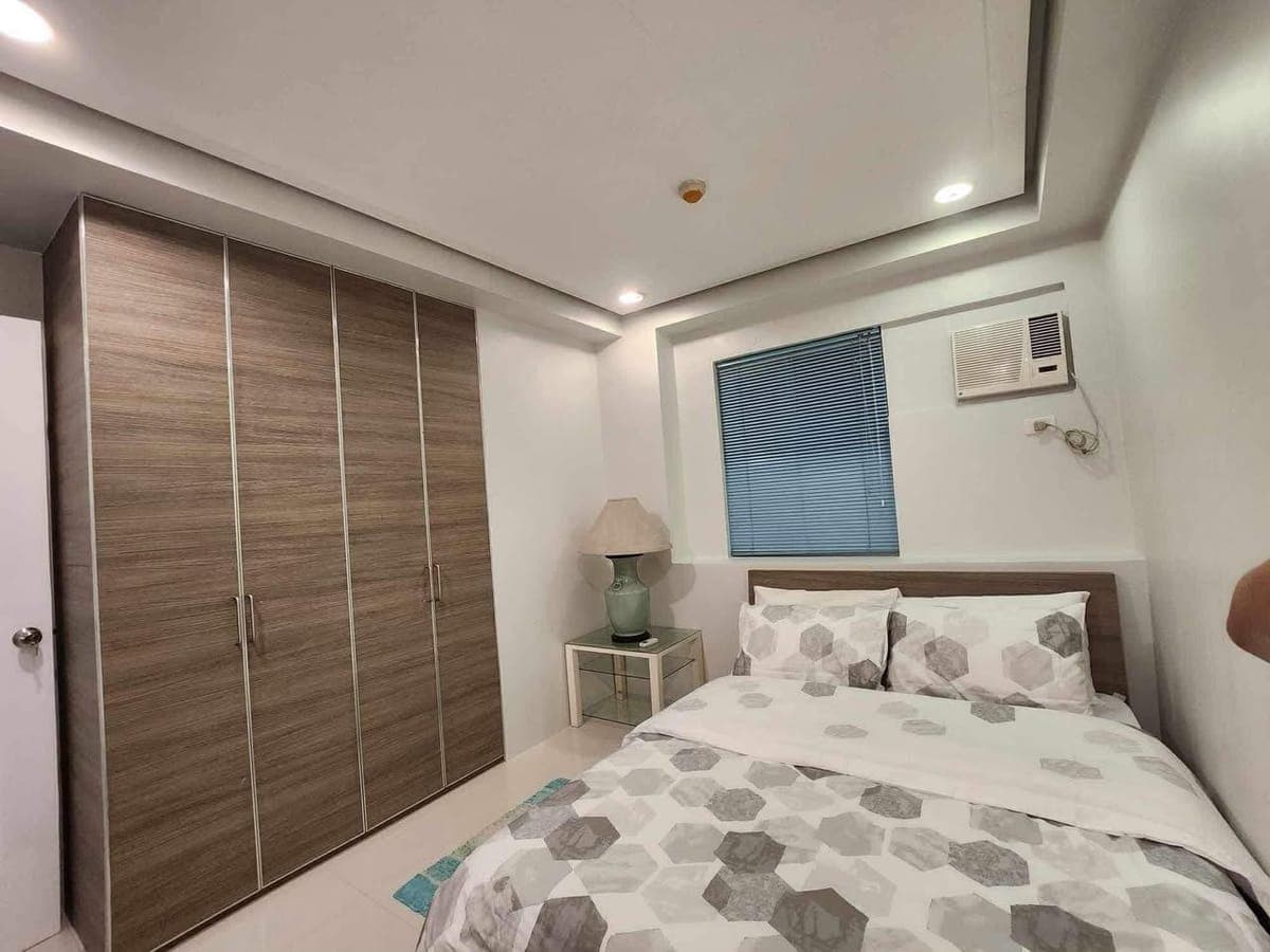 Location: MPLACE RESIDENCES mother ignacia / panay ave Quezon city - photo 4