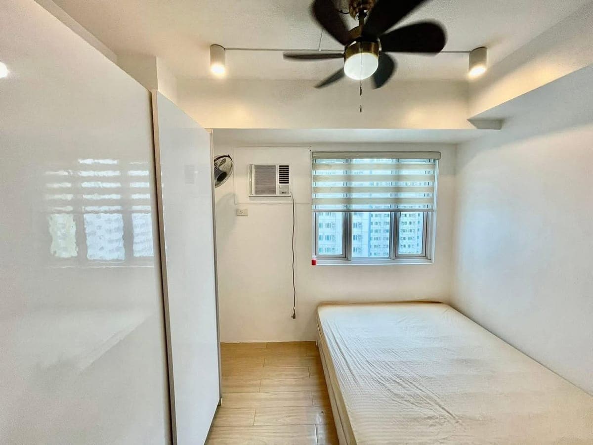 Location: MPLACE RESIDENCES mother ignacia / panay ave Quezon city - photo 2