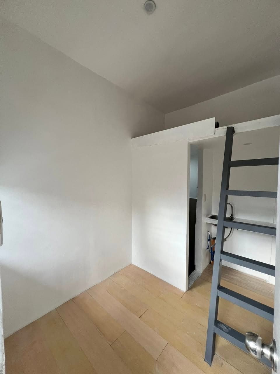 🏠 ROOM FOR RENT - photo 1