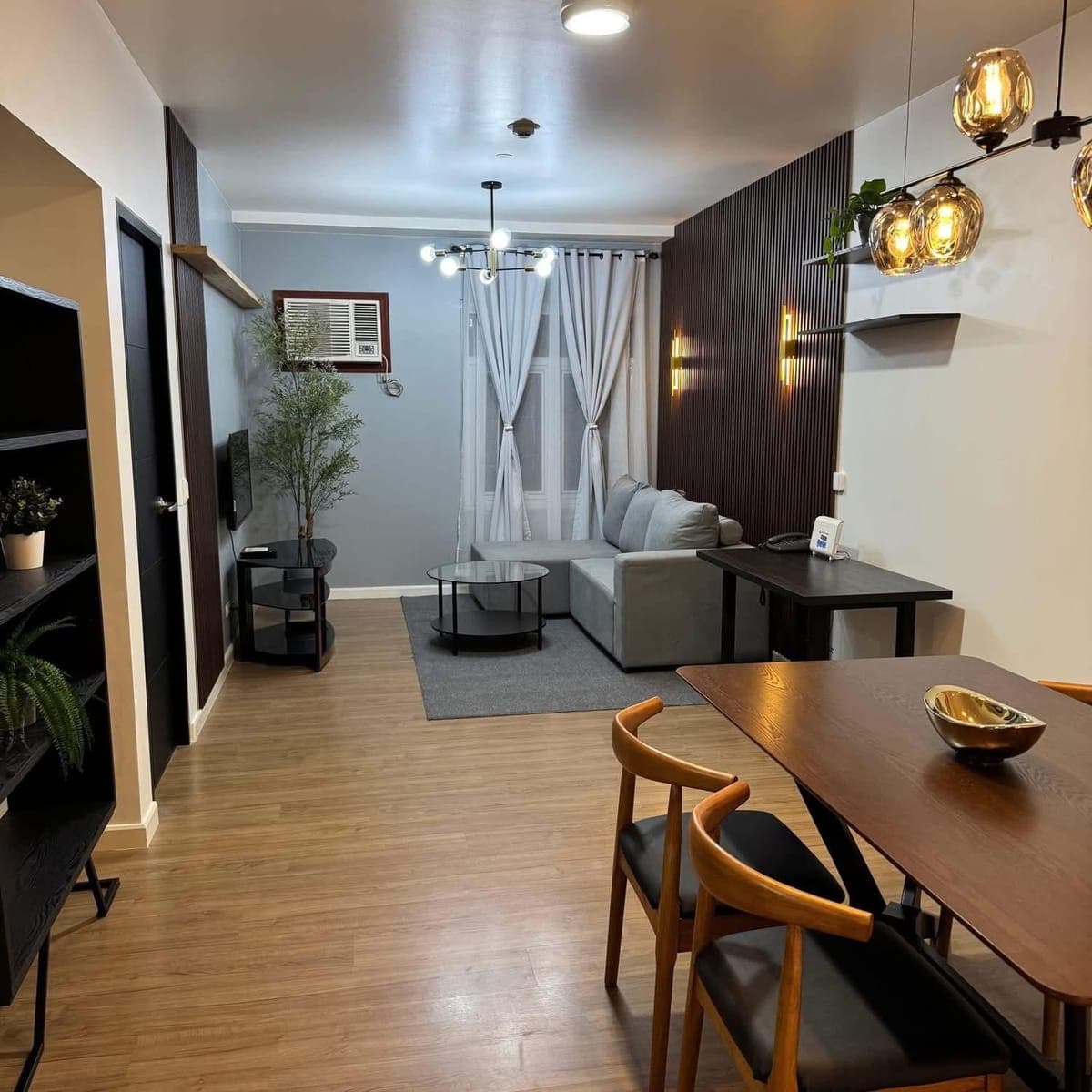 For Lease: 1 Bedroom in The Meranti Tower of Two Serendra BGC, Taguig City - photo 1