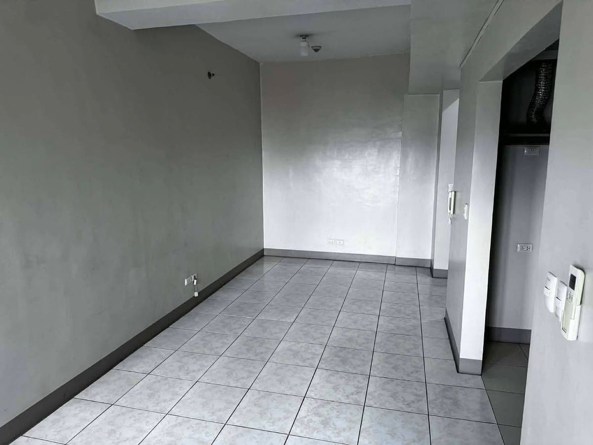 For Lease - photo 2