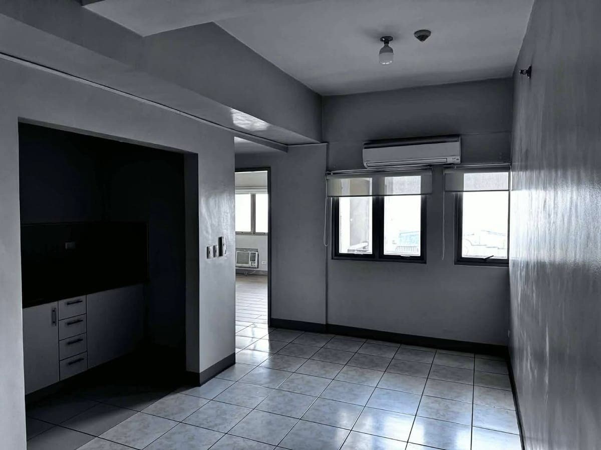 For Lease - photo 3