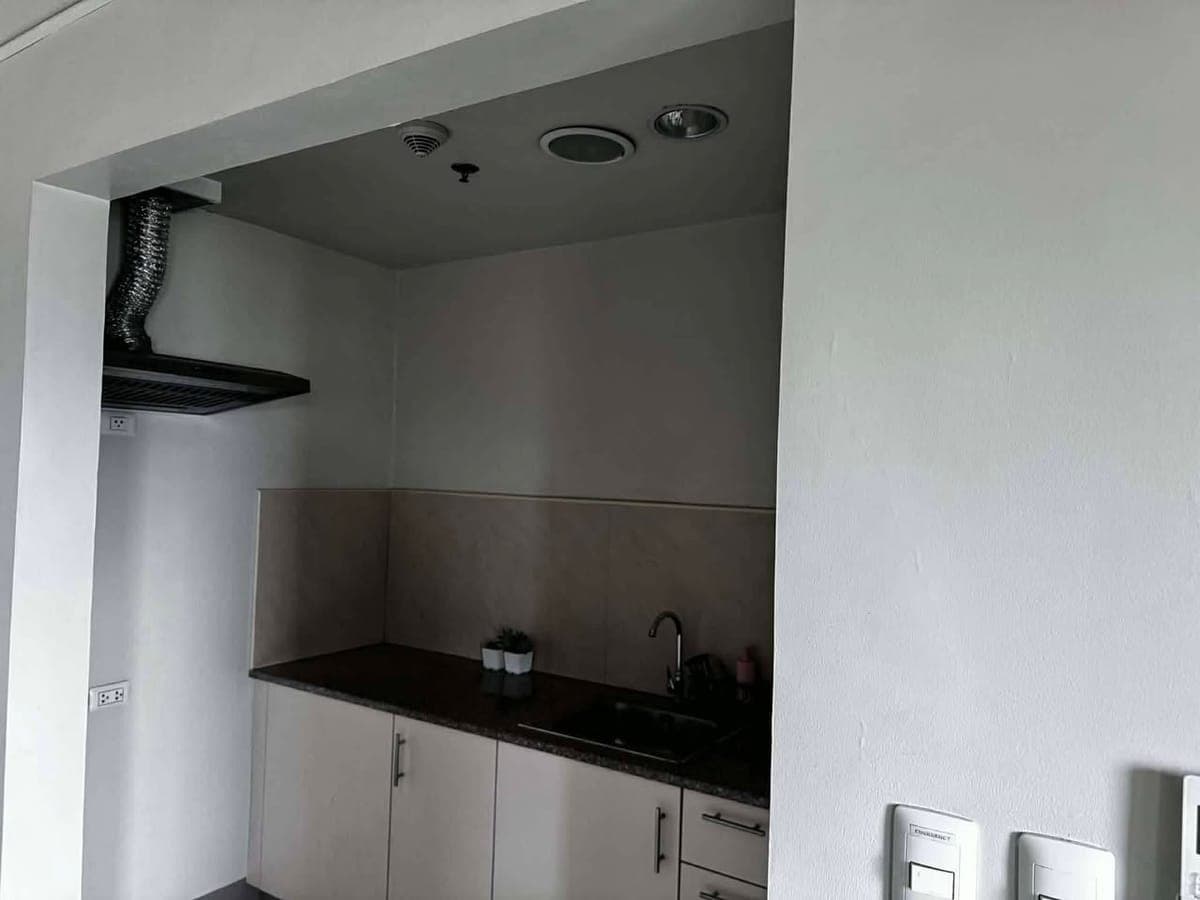 For Lease - photo 4