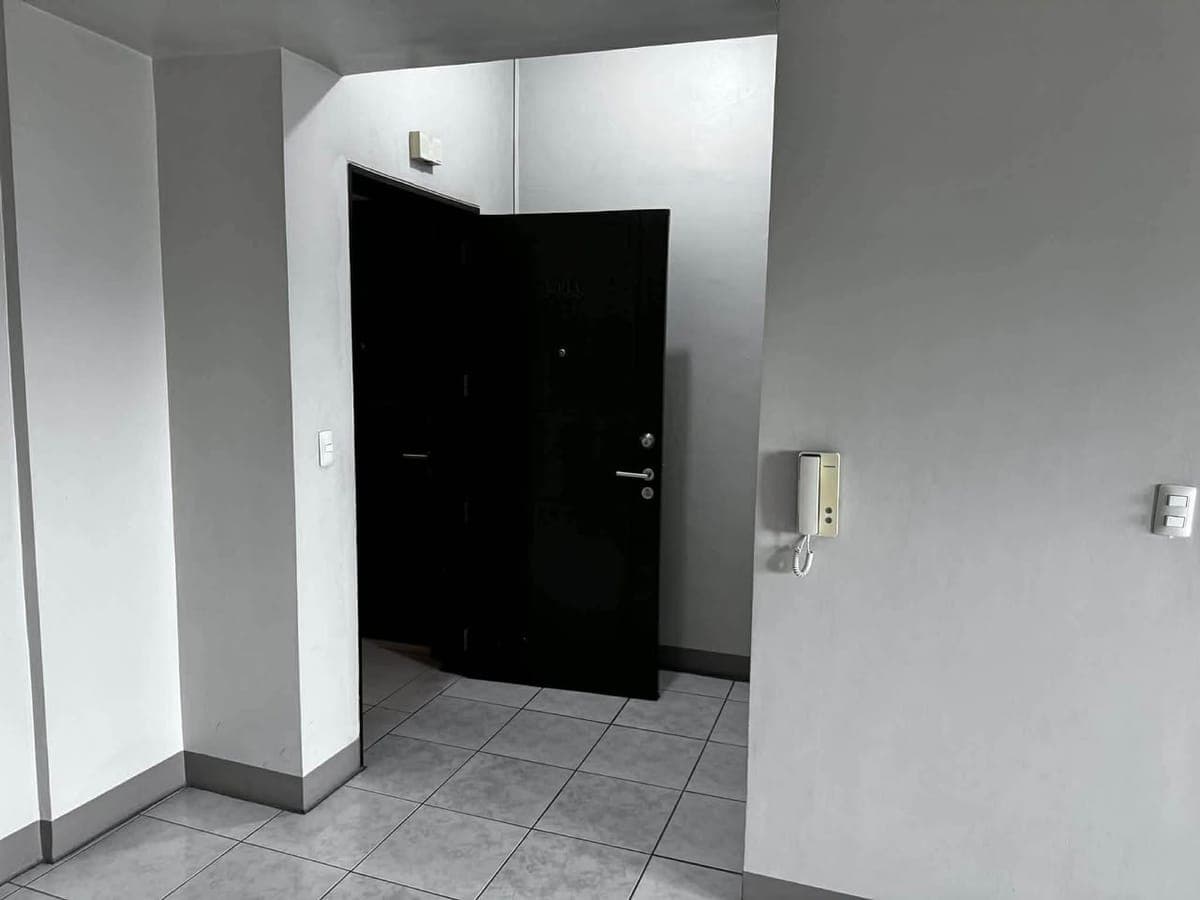 For Lease - photo 5