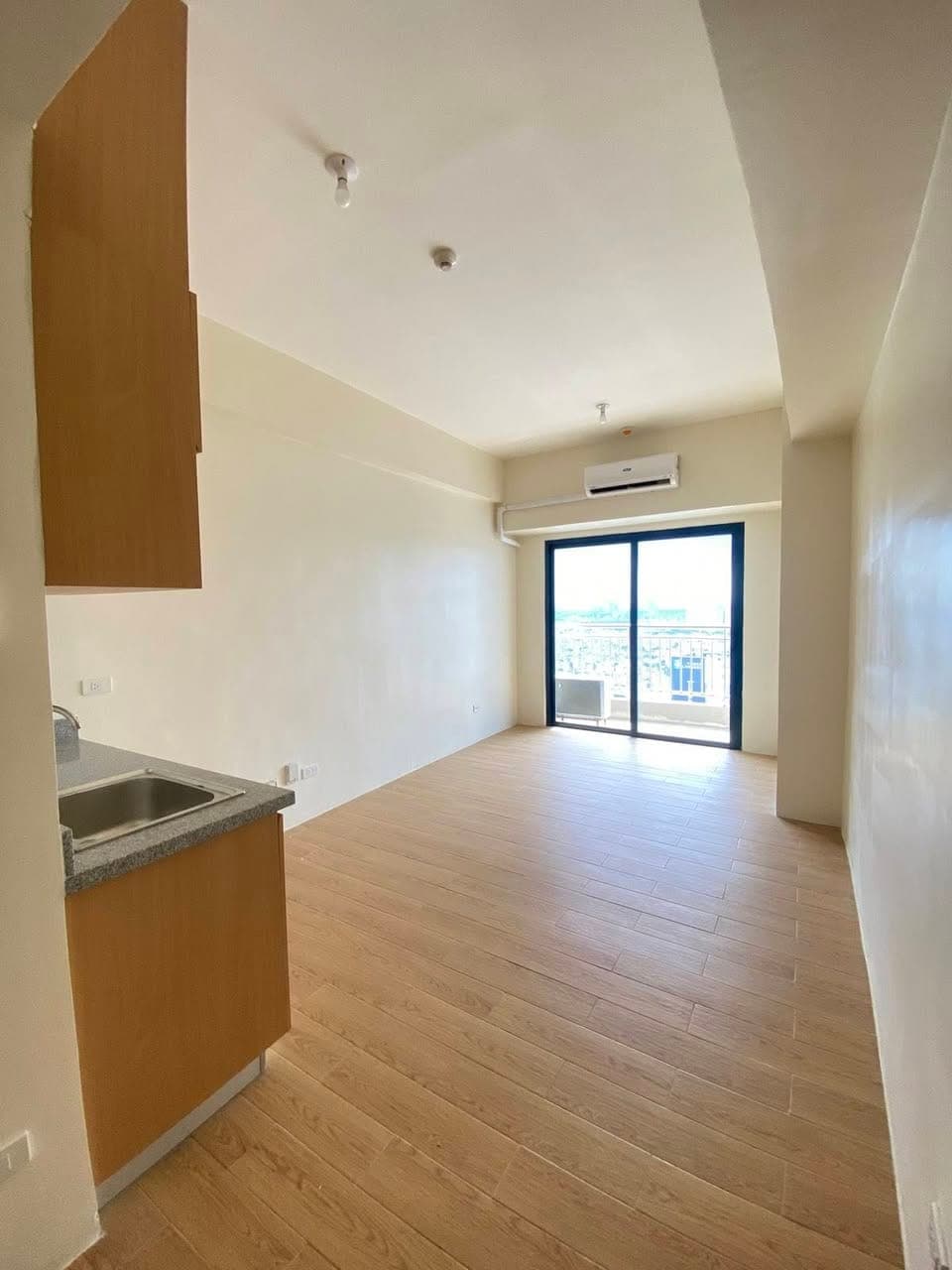 1 BR BARE UNIT FOR RENT🏠 - photo 1