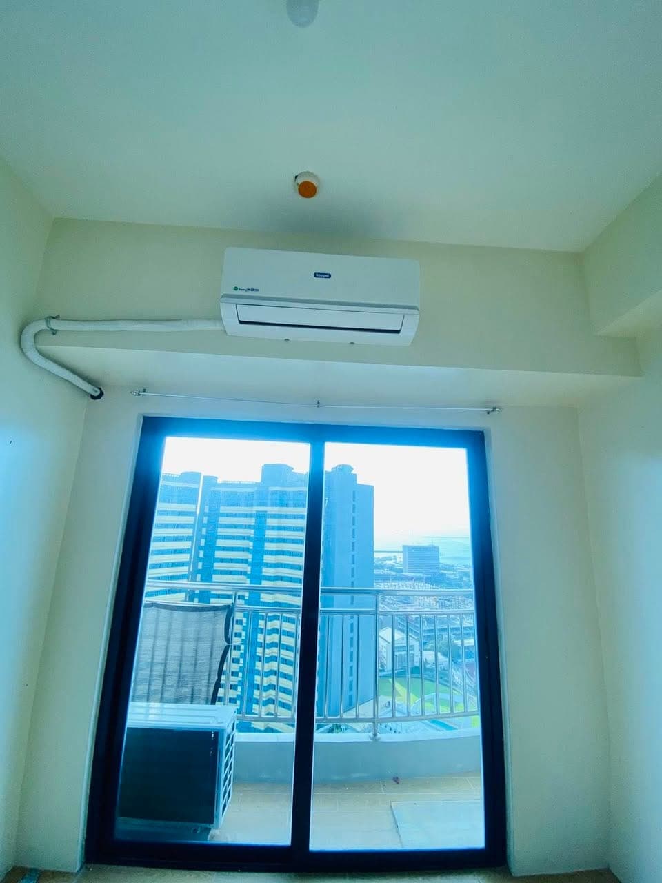 1 BR BARE UNIT FOR RENT🏠 - photo 3