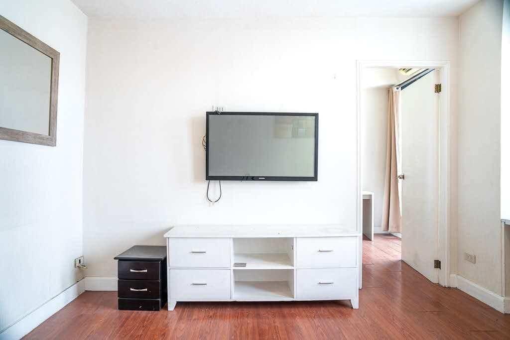 Bellagio Tower 2 – 2BR for Rent - photo 2