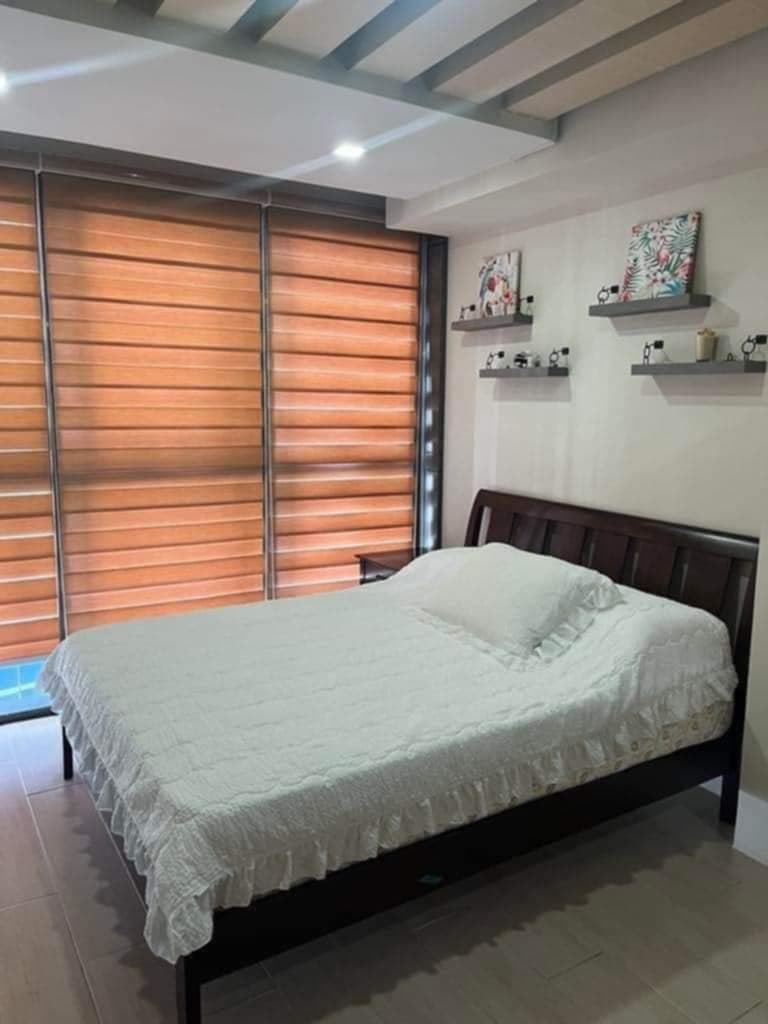 **Work in Uptown BGC? Live walking distance to your office.** - photo 3