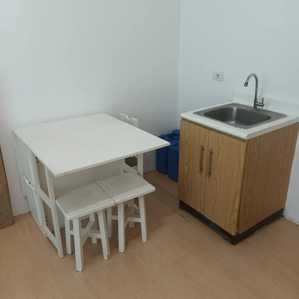 For Rent Studio unit ( 18.6 sq.meters ) - photo 3