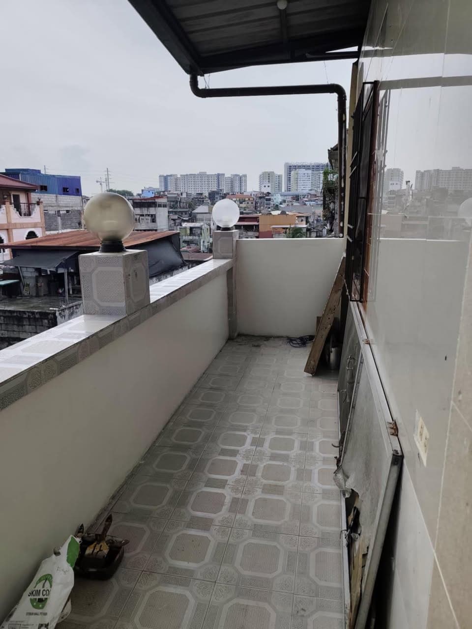 Room for rent upper bicutan taguig 8500 a month owne meralco at water bil with balconahe sa 4th floo... - photo 3
