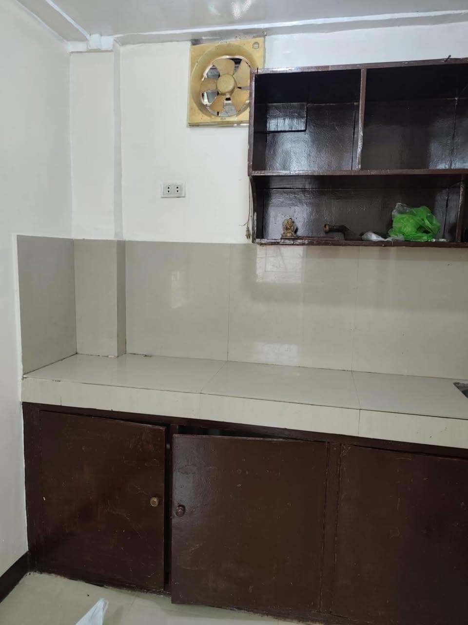 Room for rent upper bicutan taguig 8500 a month owne meralco at water bil with balconahe sa 4th floo... - photo 5