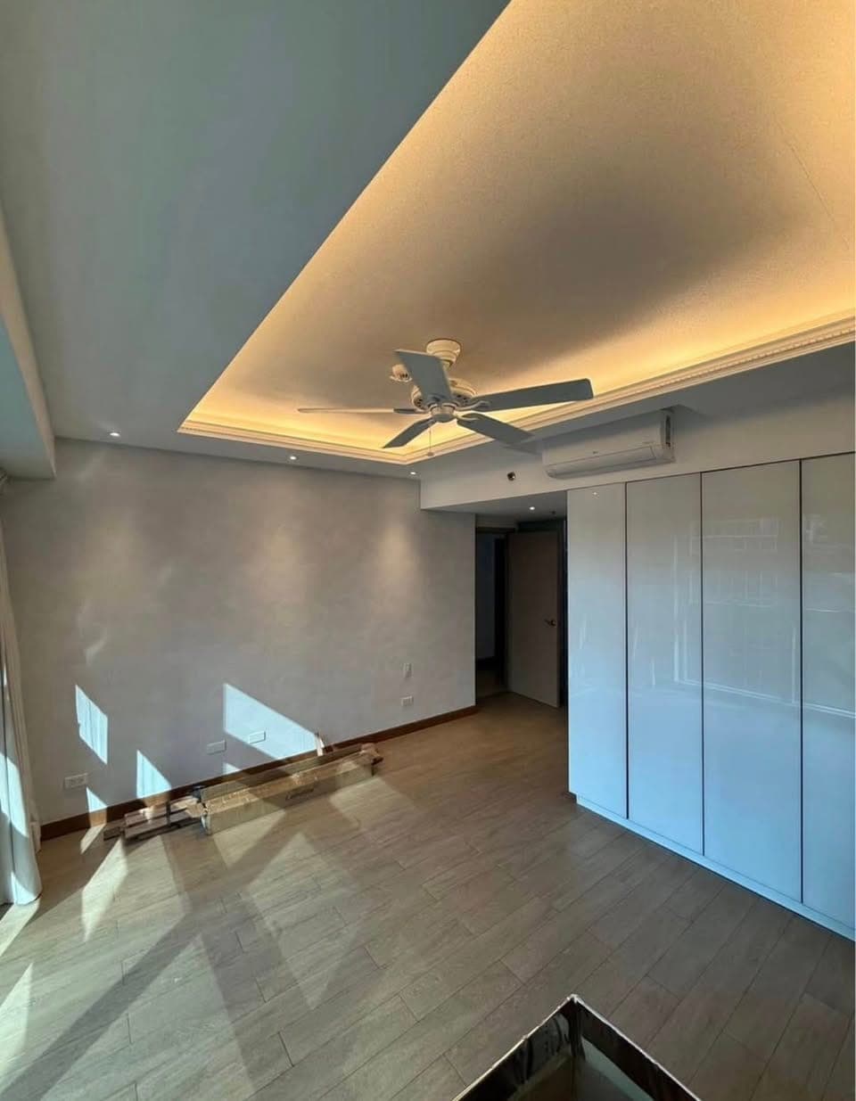 FOR LEASE Gardenbridge, One Serendra - photo 3