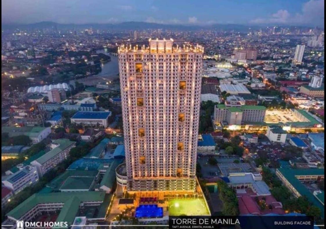 🏛️ FOR SALE / FOR RENT – Fully Furnished Condo Unit + Parking - photo 2
