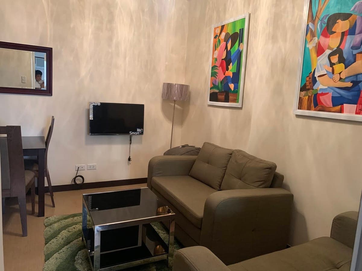🏛️ FOR SALE / FOR RENT – Fully Furnished Condo Unit + Parking - photo 5