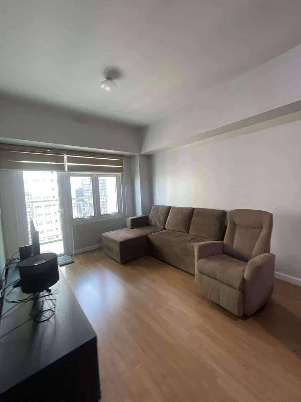 ‼️FOR RENT🏢TWO SERENDRA, MERANTI TOWER, BGC💥32nd floor - photo 1