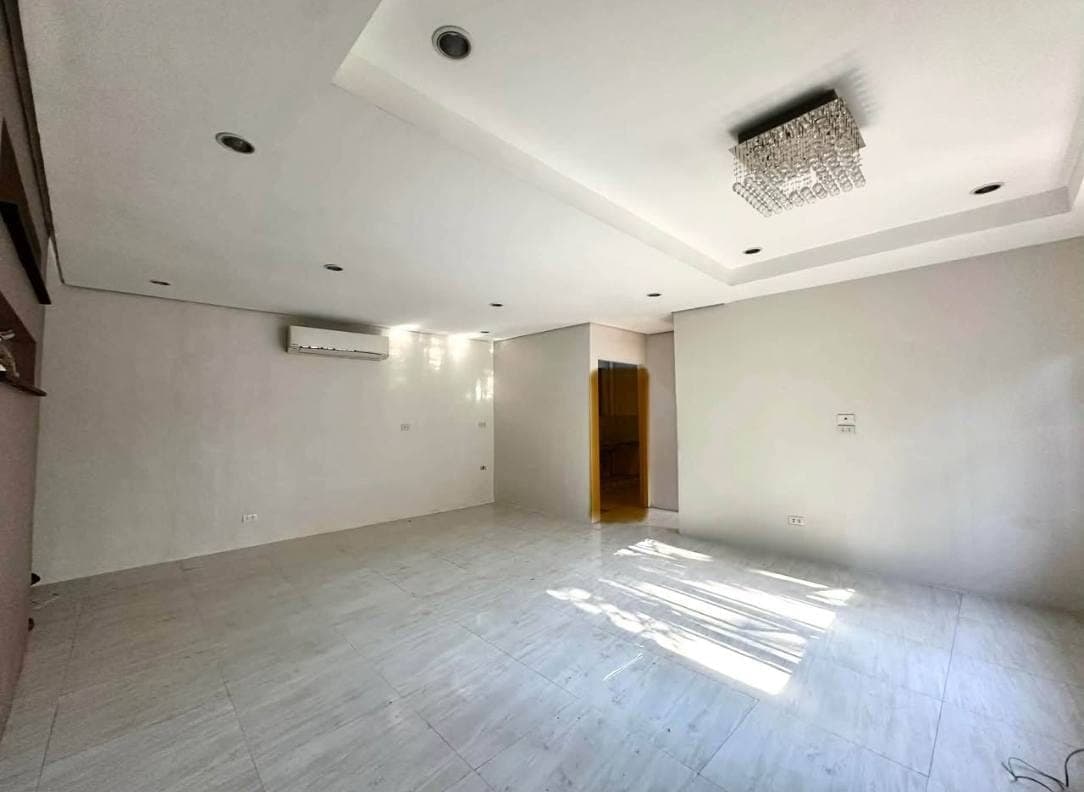 House FOR RENT / FOR SALE - photo 2