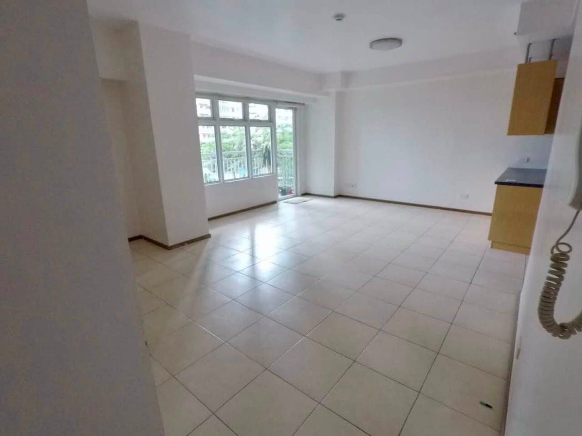 📍For Lease in Two Serendra - photo 1