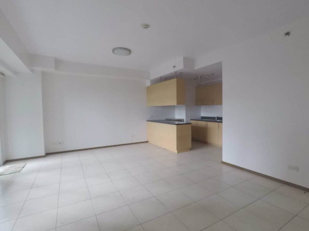 📍For Lease in Two Serendra - photo 2