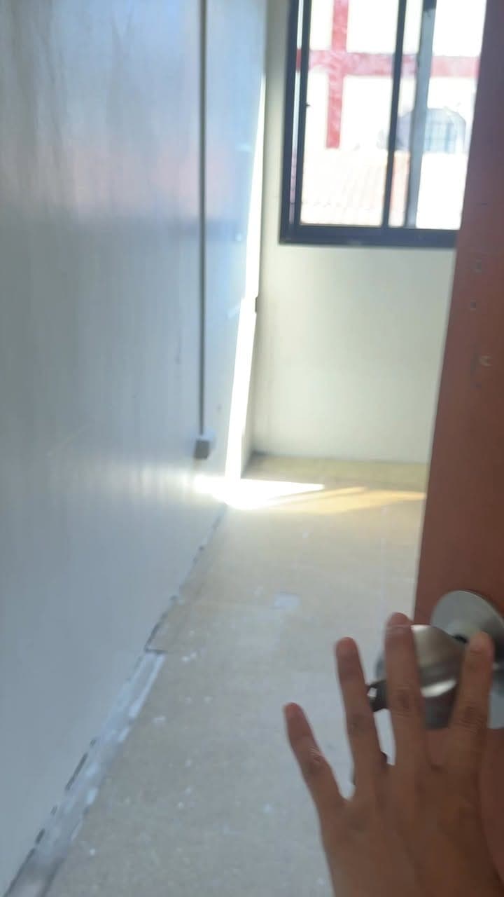 Room For Rent - photo 1