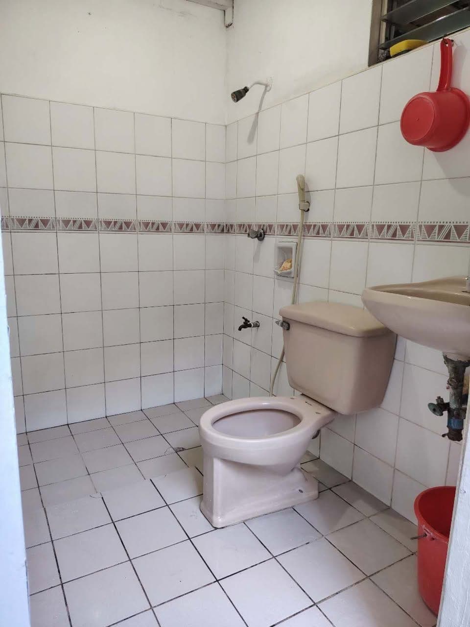 Room for rent ❗️❗️  around makati near  makati circuit and jazz mall  7k Kasama na kuryente plus 300 water - photo 3