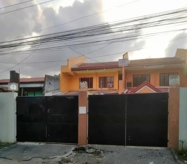 🏡 FOR RENT – Newly Renovated Townhouse 🏡 - photo 1
