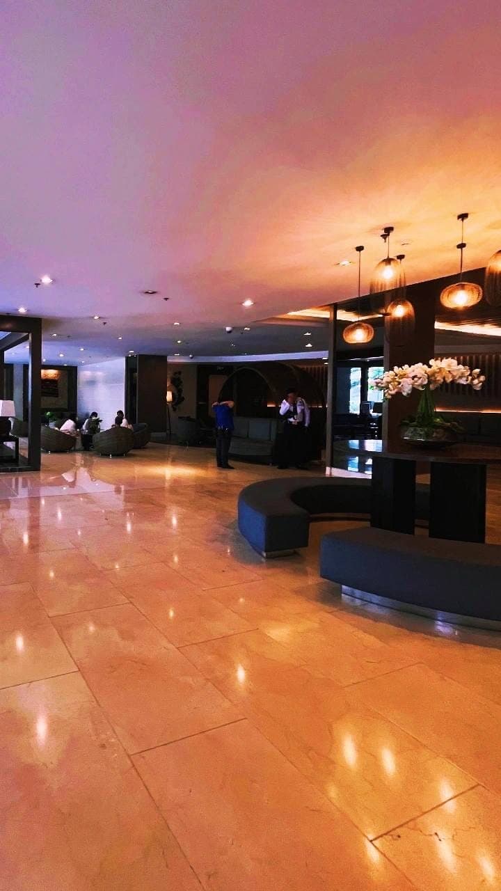 Looking for a premium yet affordable place to stay near MOA, NU, or your workplace? Experience Young... - photo 2