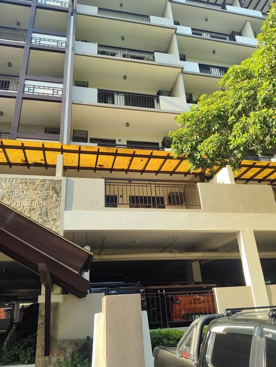 2BR 1TB with Big Balcony Bare Unit - photo 2