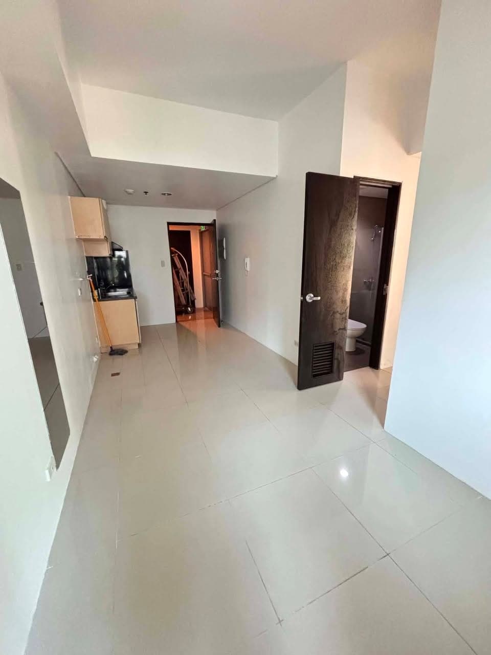 👋For Rent 2 Bedroom bare unit - photo 3