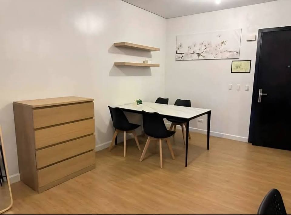 FOR LEASE: - photo 3
