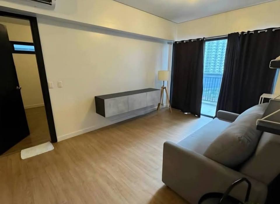 FOR LEASE: - photo 2