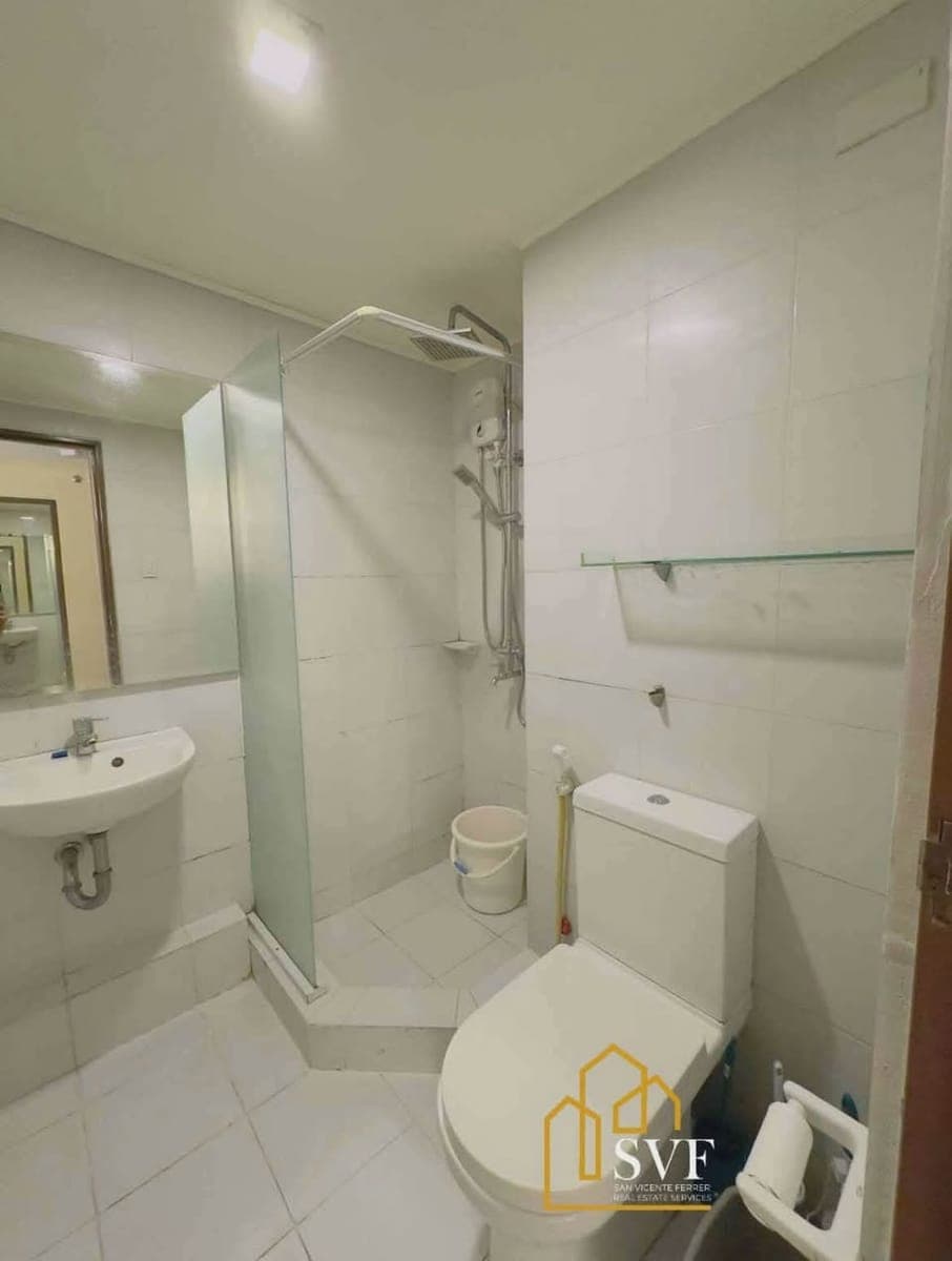 2 bedroom condo for rent - photo 5