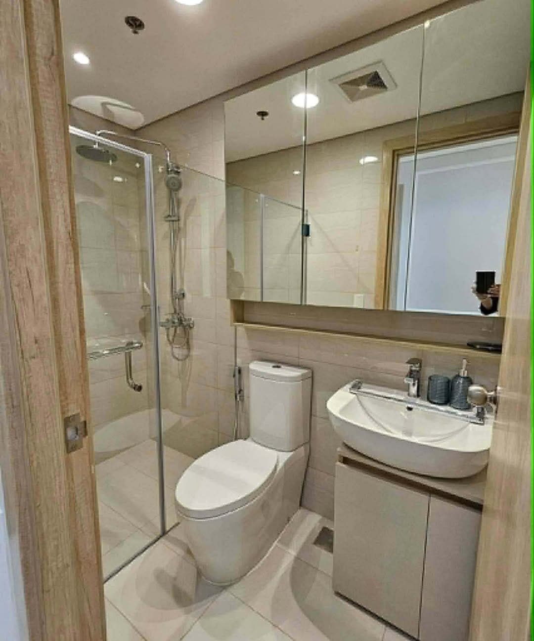 For Lease - photo 2