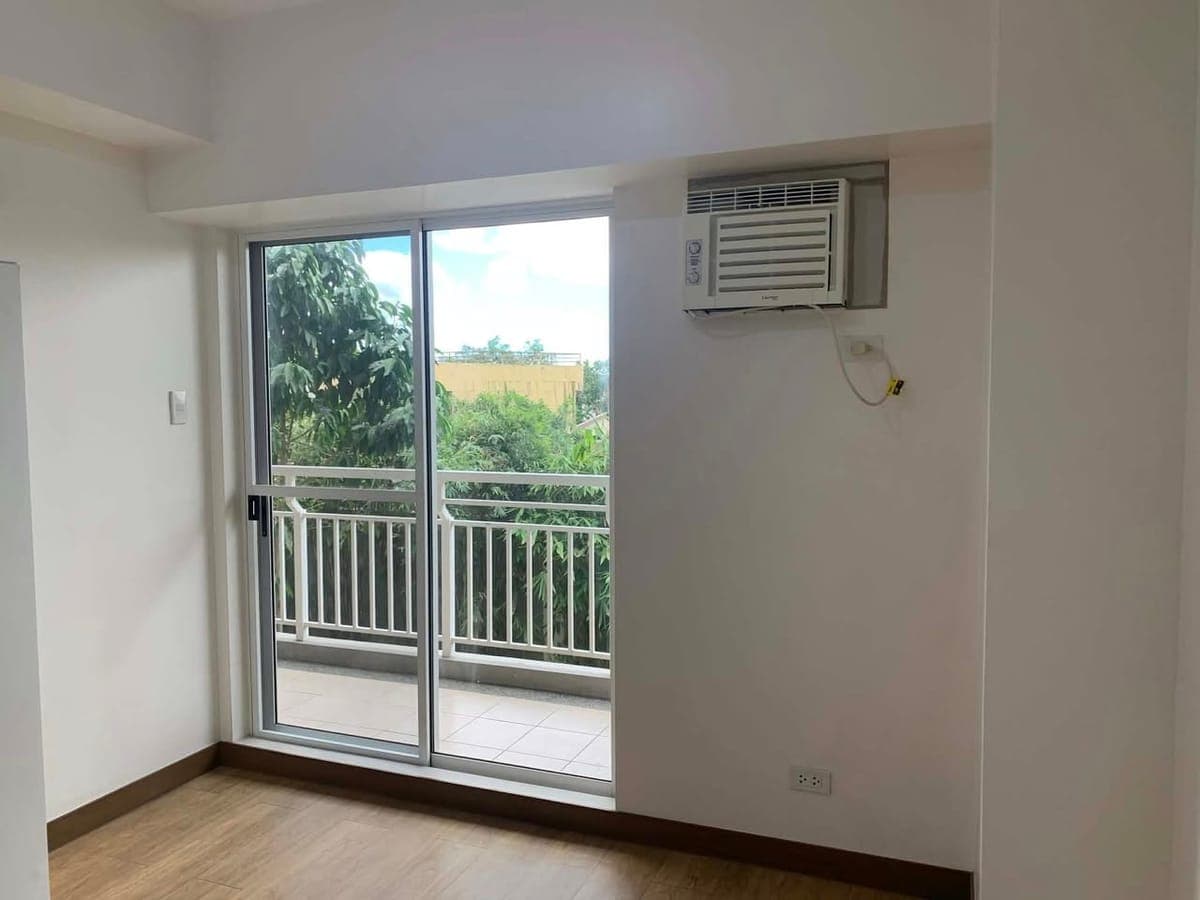 RUSH CONDO UNIT FOR RENT - photo 5